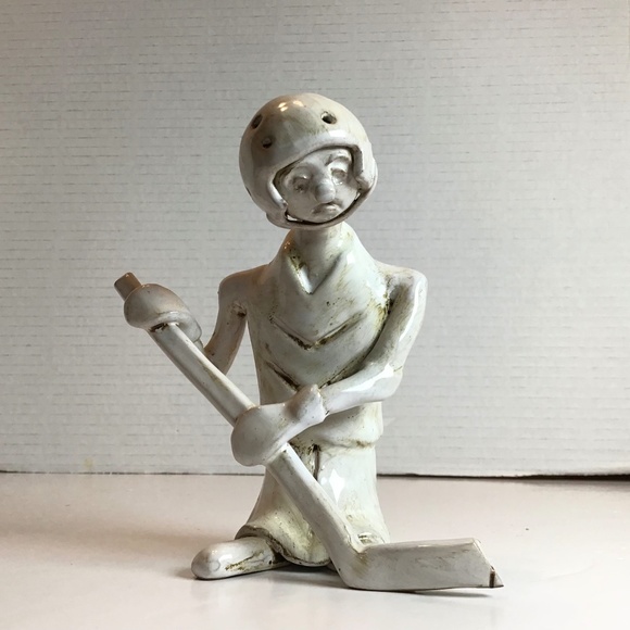 VTG Signed Dino Bencini Italy Hand Rolled Clay Hockey Player Figurine - Picture 1 of 8